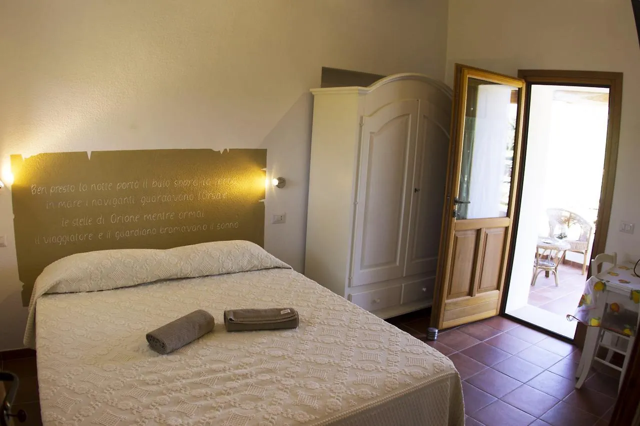 Hotel La Casa Del Poeta Aglientu Affittacamere